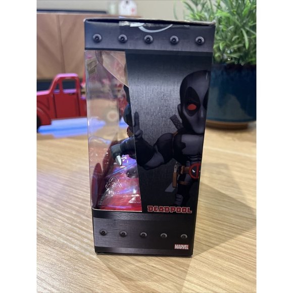 Marvel Deadpool Die Cast Action Figure Hot Topic Exclusive Gray Version - Picture 8 of 11